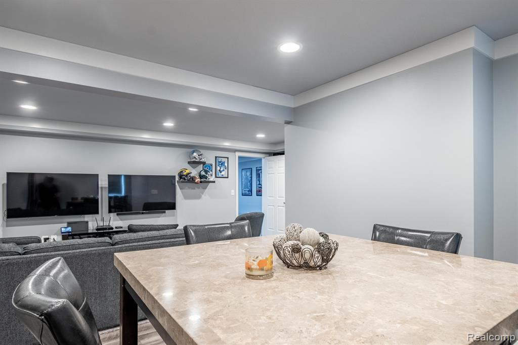 9595 NEUMANN Circle, Ypsilanti, MI 48197 — Photo 52