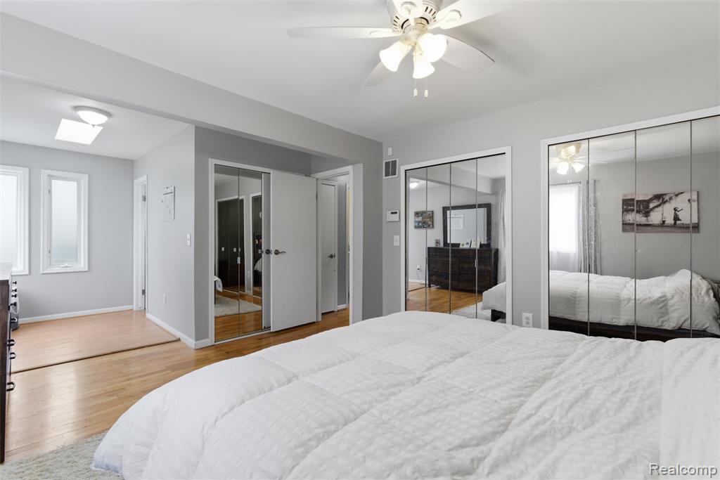 4051 Lake Front Street, Waterford, MI 48328 — Photo 16