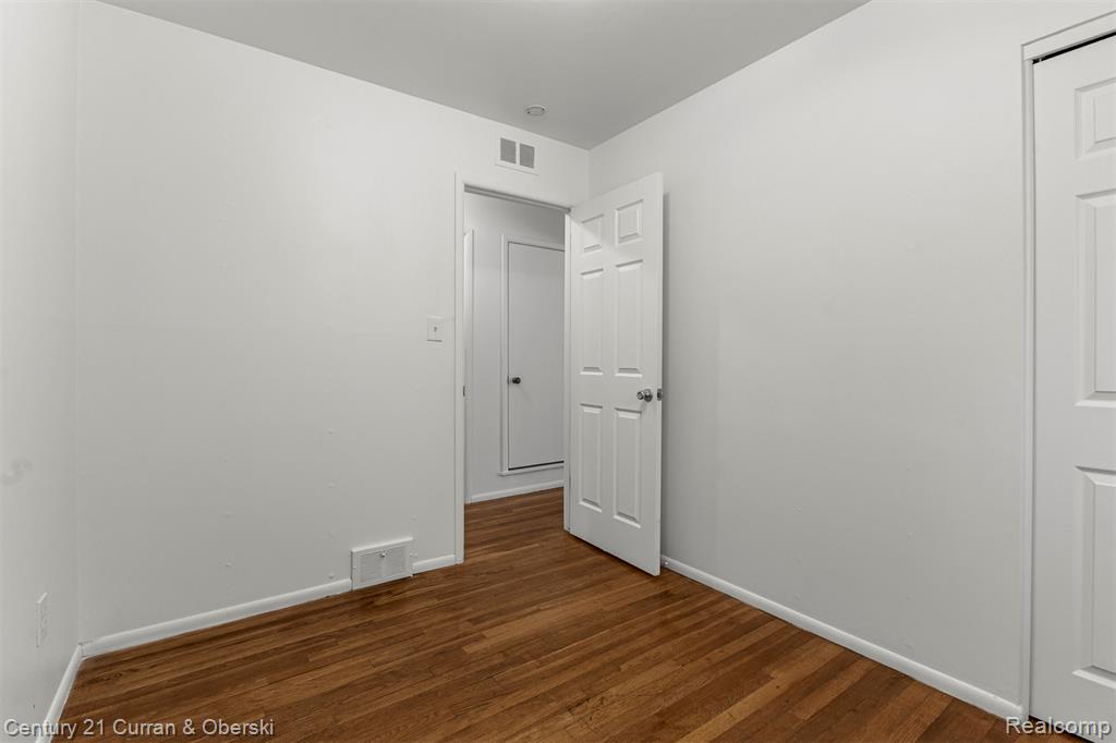 4994 Campbell Street, Dearborn Heights, MI 48125 — Photo 19