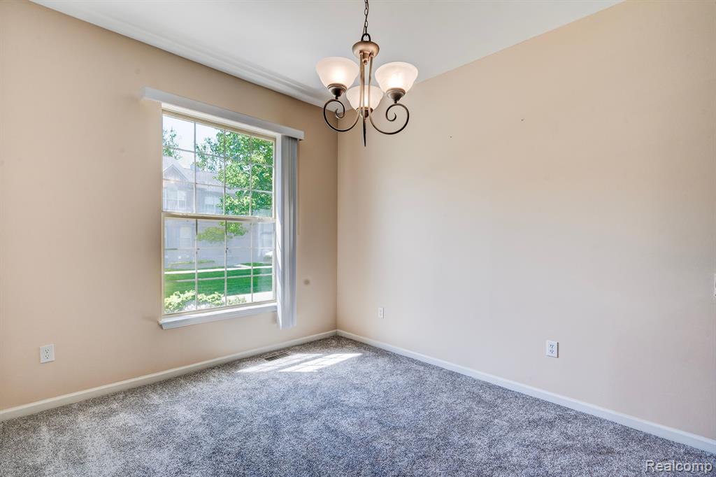 41211 N MAPLEWOOD Drive, Canton, MI 48187 — Photo 12