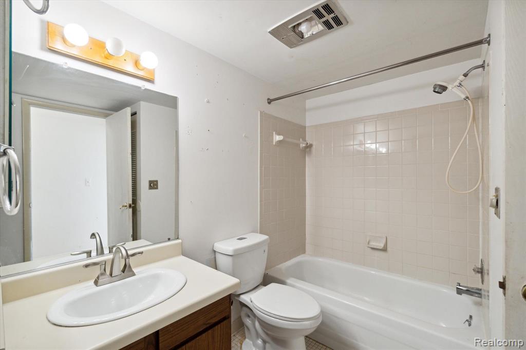 1459 E CHATEAU VERT Street, D, Ypsilanti, MI 48197 — Photo 16