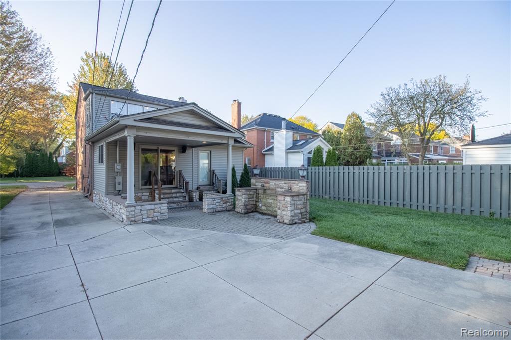 450 Roland Road, Grosse Pointe Farms, MI 48236 — Photo 42