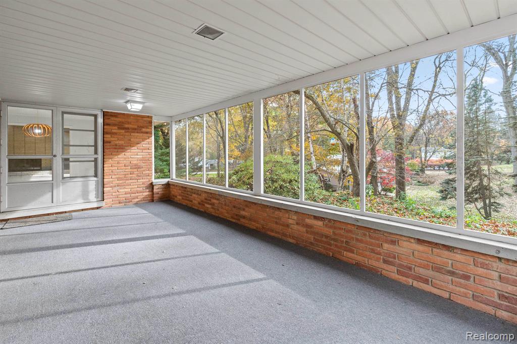 4966 Whispering Pine Lane, Bloomfield Hills, MI 48302 — Photo 10