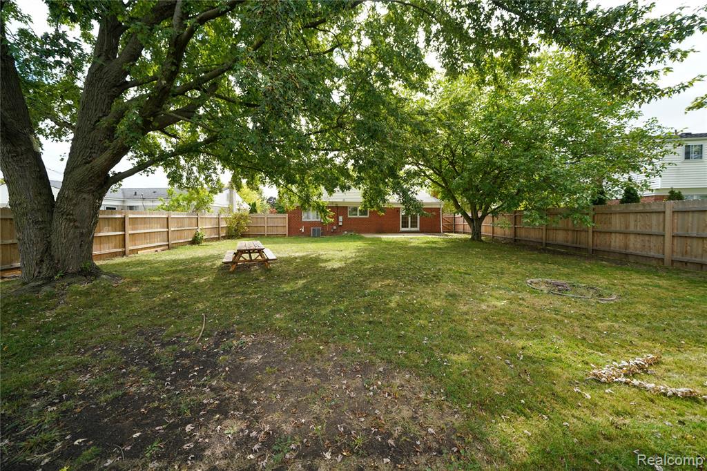 761 Tanglewood Drive, Madison Heights, MI 48071 — Photo 46