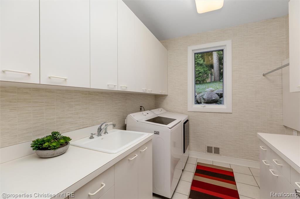 4712 Buckby Cross, Bloomfield Hills, MI 48302 — Photo 33