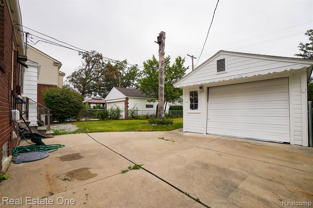 604 KINGSBURY Avenue, Dearborn, MI 48128 — Photo 20