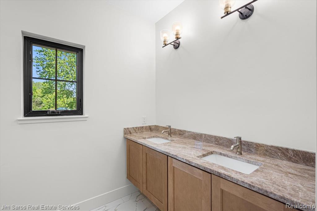 257 Keelson Drive, Detroit, MI 48215 — Photo 17
