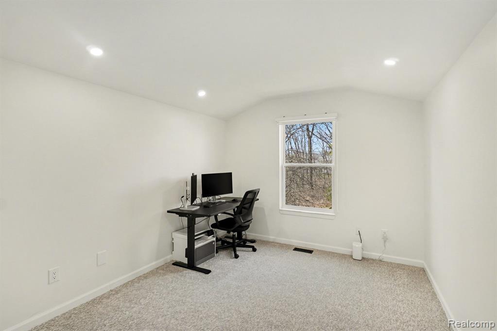 201 Whispering Hill, Commerce Twp, MI 48390 — Photo 21