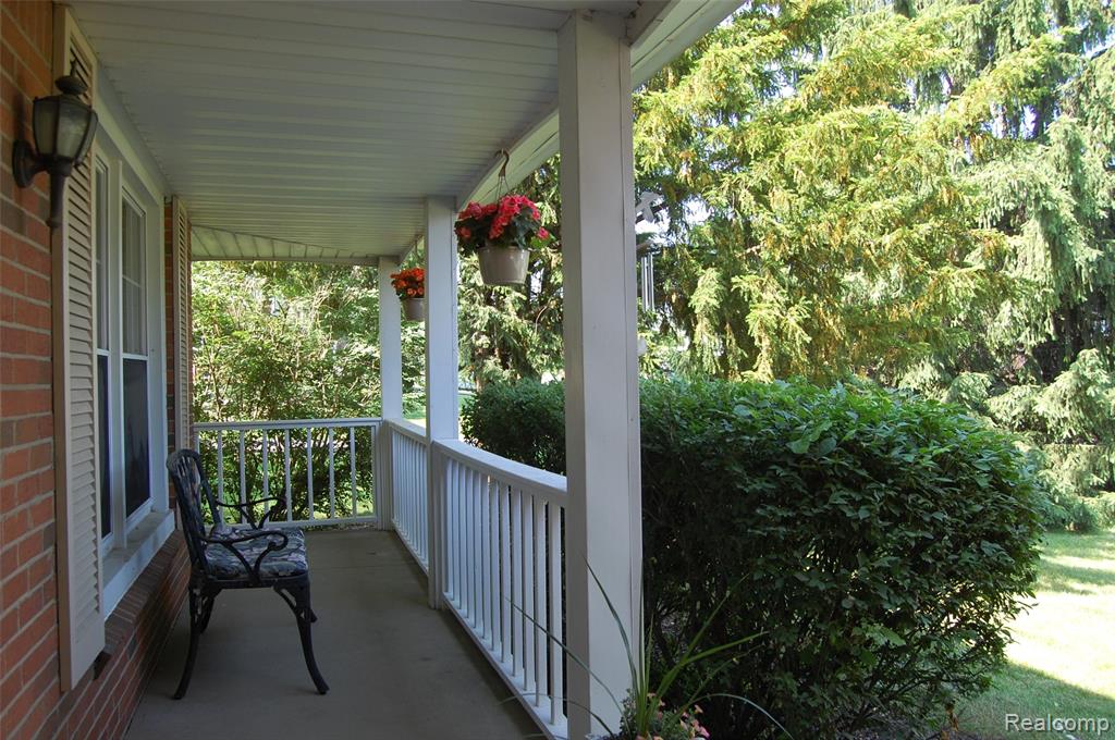 6560 Perham Drive, West Bloomfield, MI — Photo 4