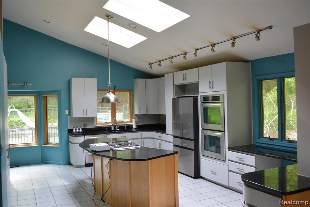6015 Sundance Trail, Brighton, MI 48116 — Photo 8