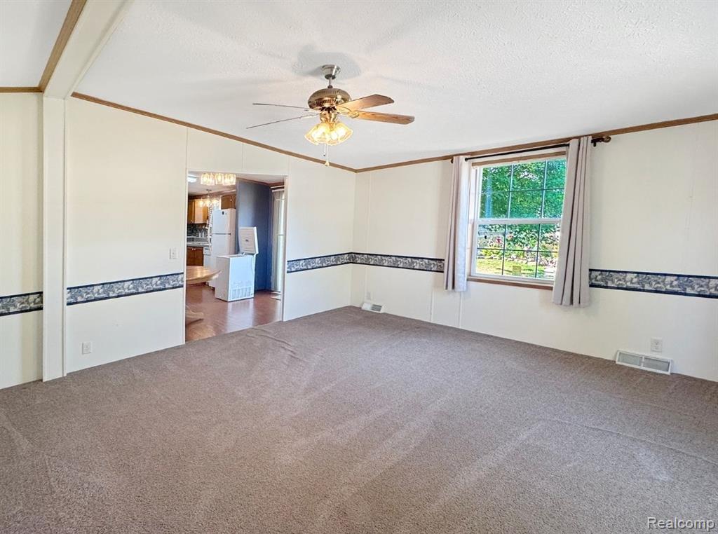 8489 Barkwood Circle, Fenton, MI 48430 — Photo 5