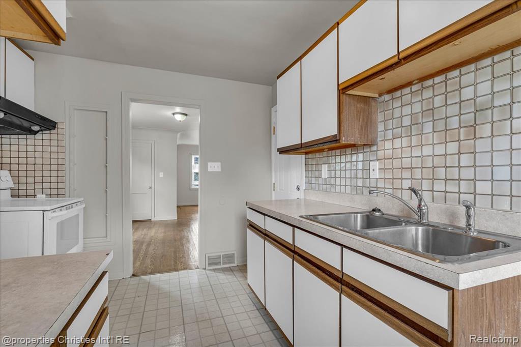 12 Perrin Street, River Rouge, MI 48218 — Photo 9