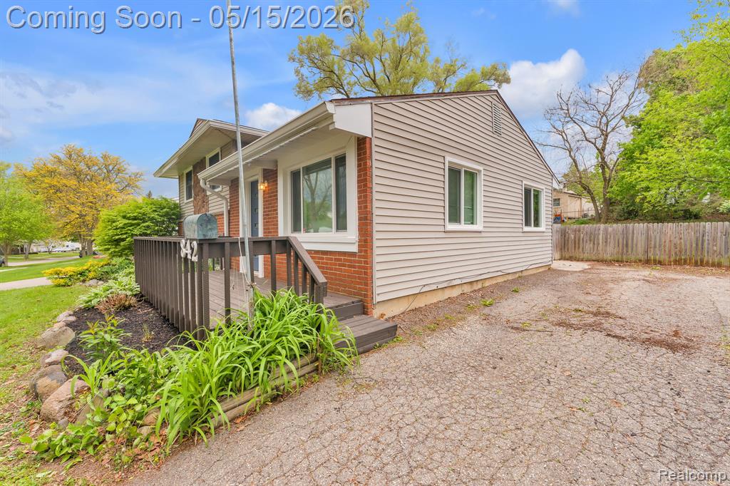 842 Bird Song Drive, Milford, MI 48381 — Photo 9