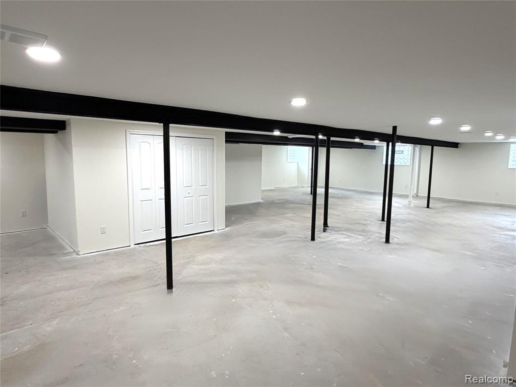 5525 Woodland Court, West Bloomfield, MI — Photo 45