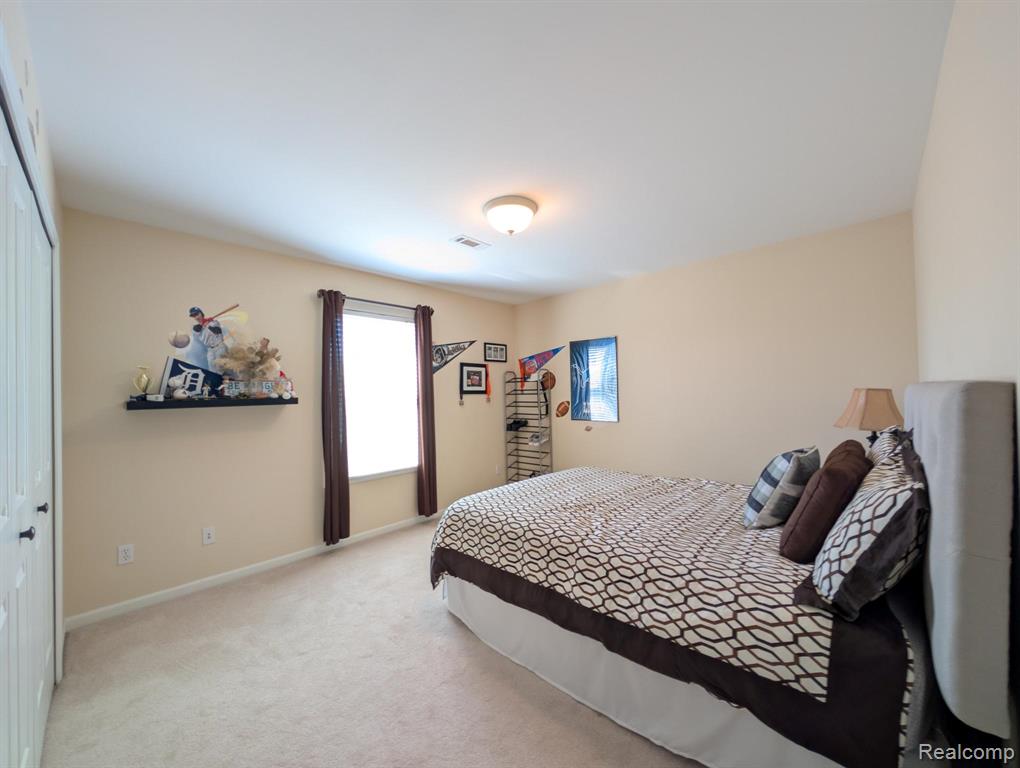 5441 Meadow Creek Court, Flint, MI 48532 — Photo 28