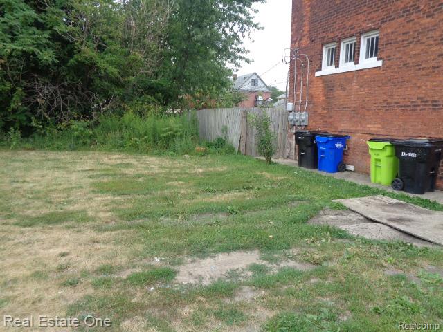 6214 Rosa Parks Boulevard - Photo 3