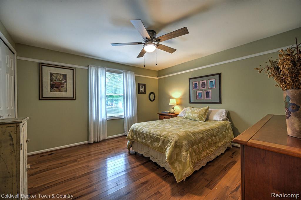 978 Oak Ridge Circle, Brighton, MI 48116 — Photo 26