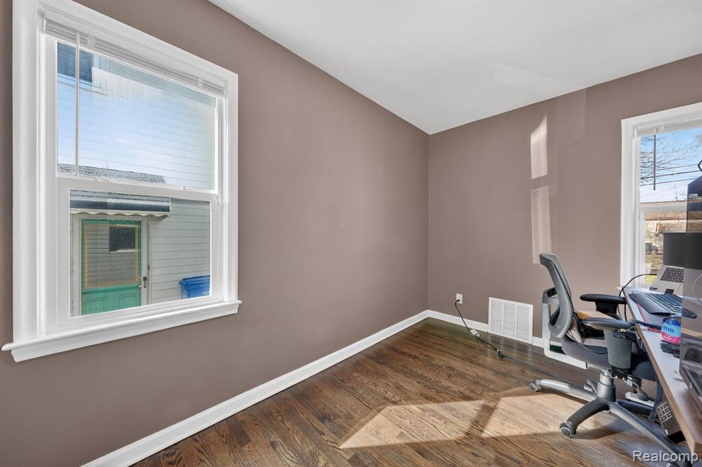 438 W Brockton Avenue, Madison Heights, MI 48071 — Photo 25