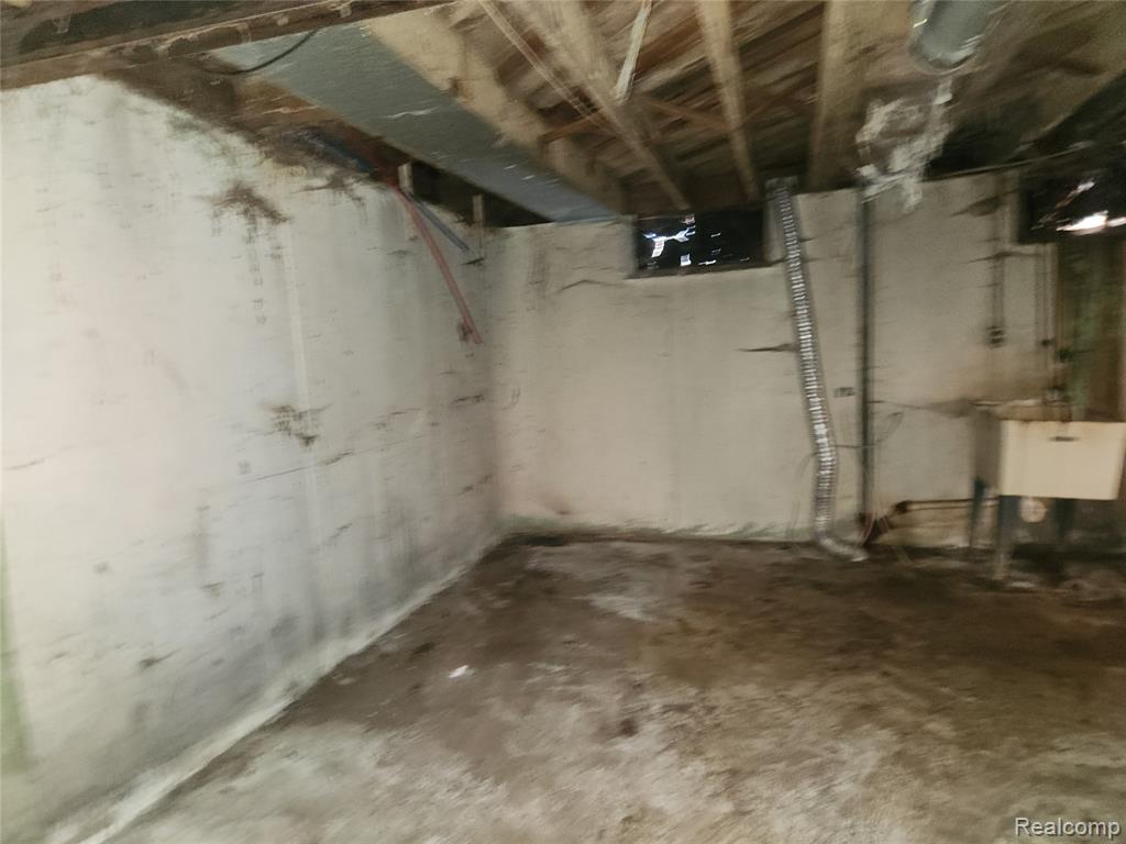 11669 Strathmoor Street, Detroit, MI, 48227