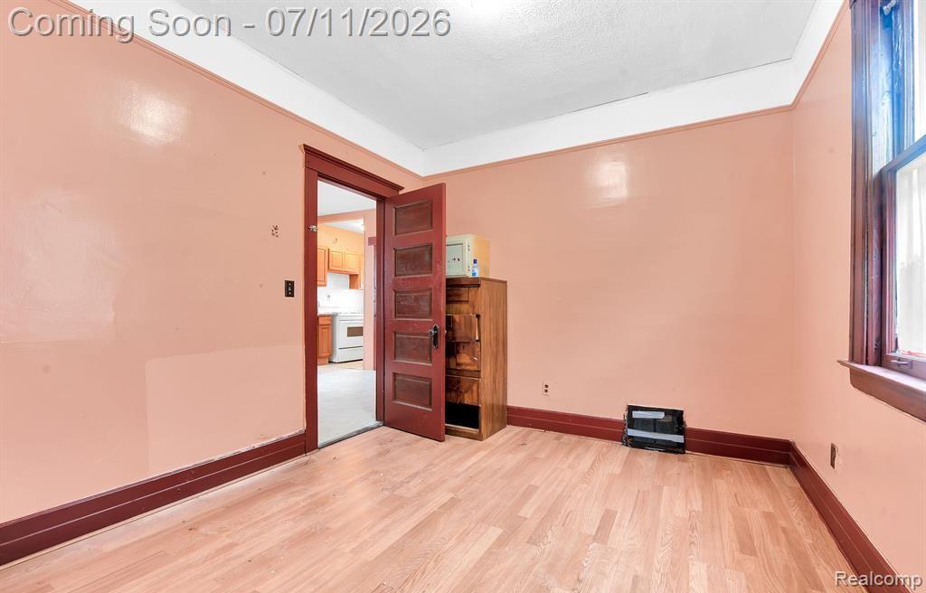 9506 Charest Street, Hamtramck, MI 48212 — Photo 12