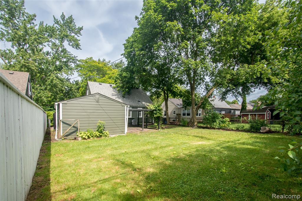 2330 Buckingham Avenue, Berkley, MI 48072 — Photo 10