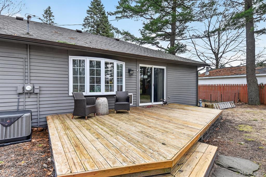 5569 Lakeshore Road, Fort Gratiot, MI 48059 — Photo 21