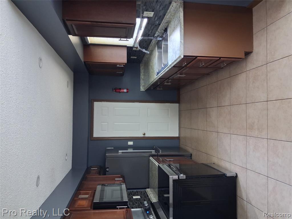 2219 Lakeview Avenue, Ypsilanti, MI 48198 — Photo 10