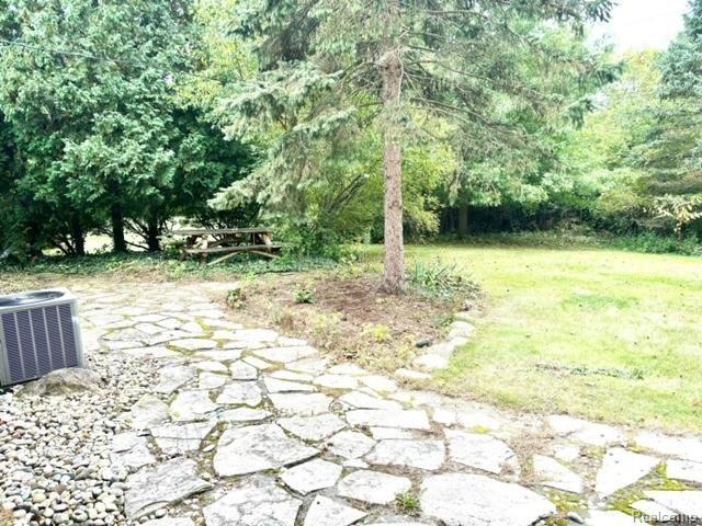 7060 MERRYBROOK, West Bloomfield, MI — Photo 15