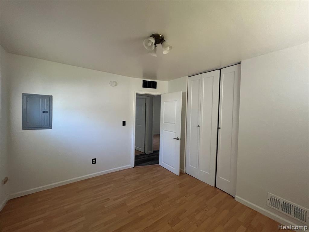 4987 Roosevelt Boulevard, Dearborn Heights, MI 48125 — Photo 11