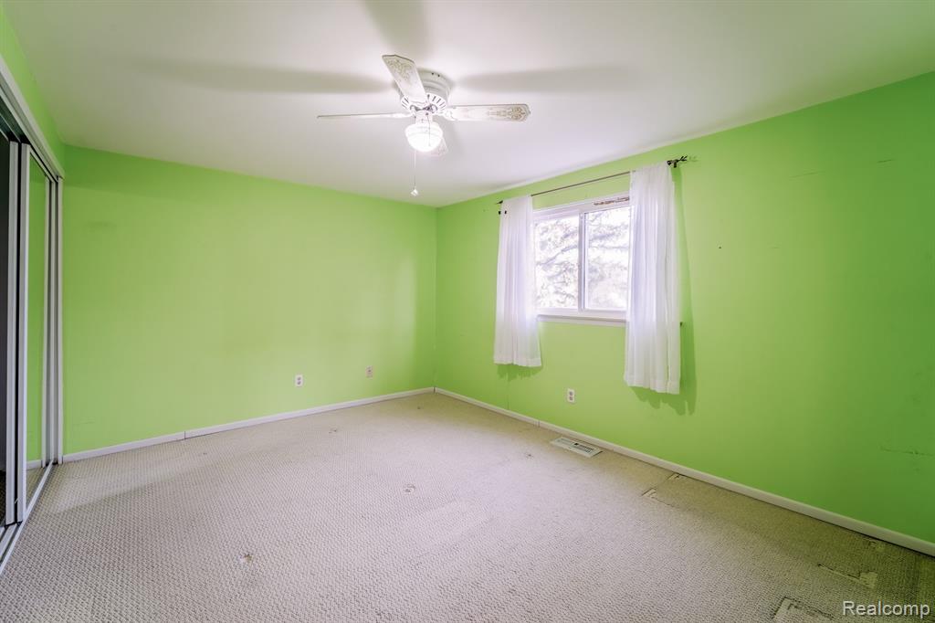 5809 HUNTINGTON Drive, Ypsilanti, MI 48197 — Photo 41