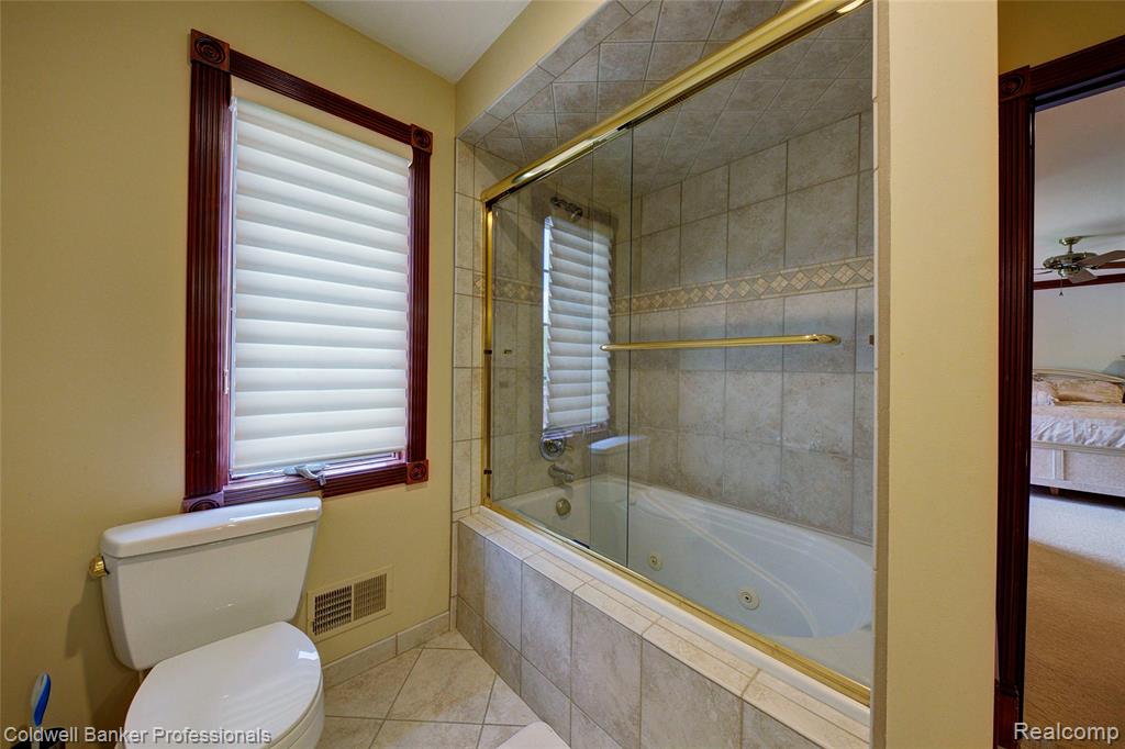4546 Forest Edge Lane, West Bloomfield, MI 48323 — Photo 52
