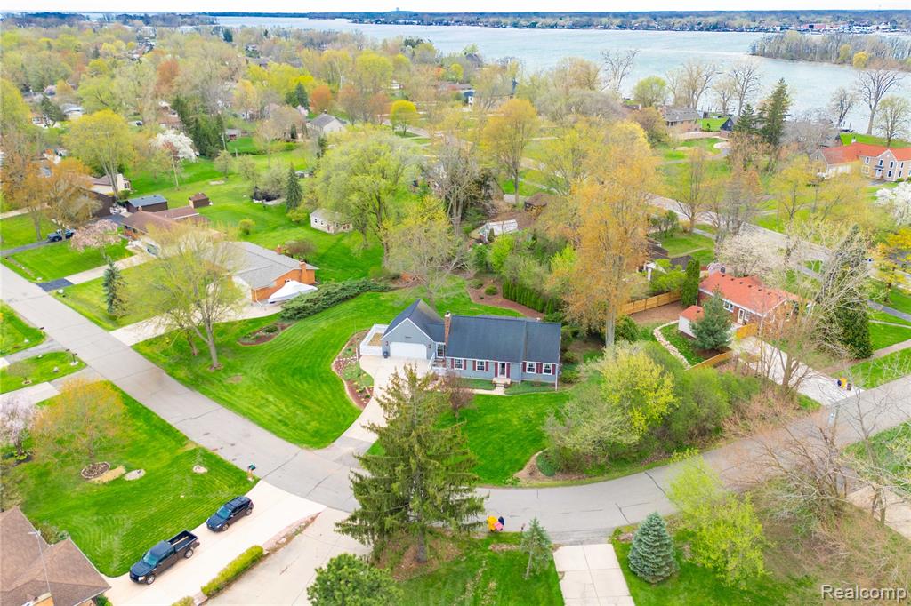 27758 Johnson Road, Grosse Ile, MI 48138 — Photo 43