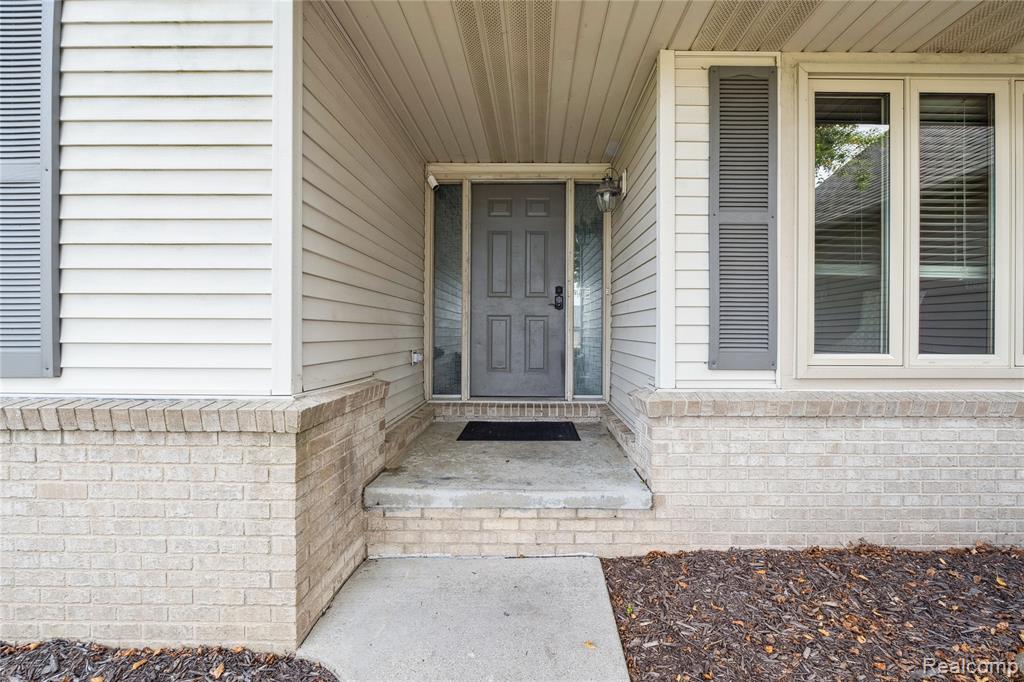 493 Cloverview Lane, Howell, MI 48843 — Photo 5