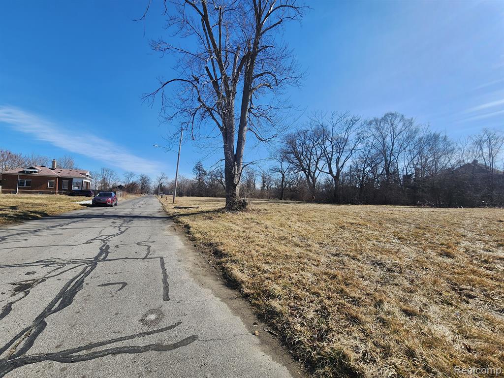 623 W BRENTWOOD Street, Highland Park, MI 48203 — Photo 5