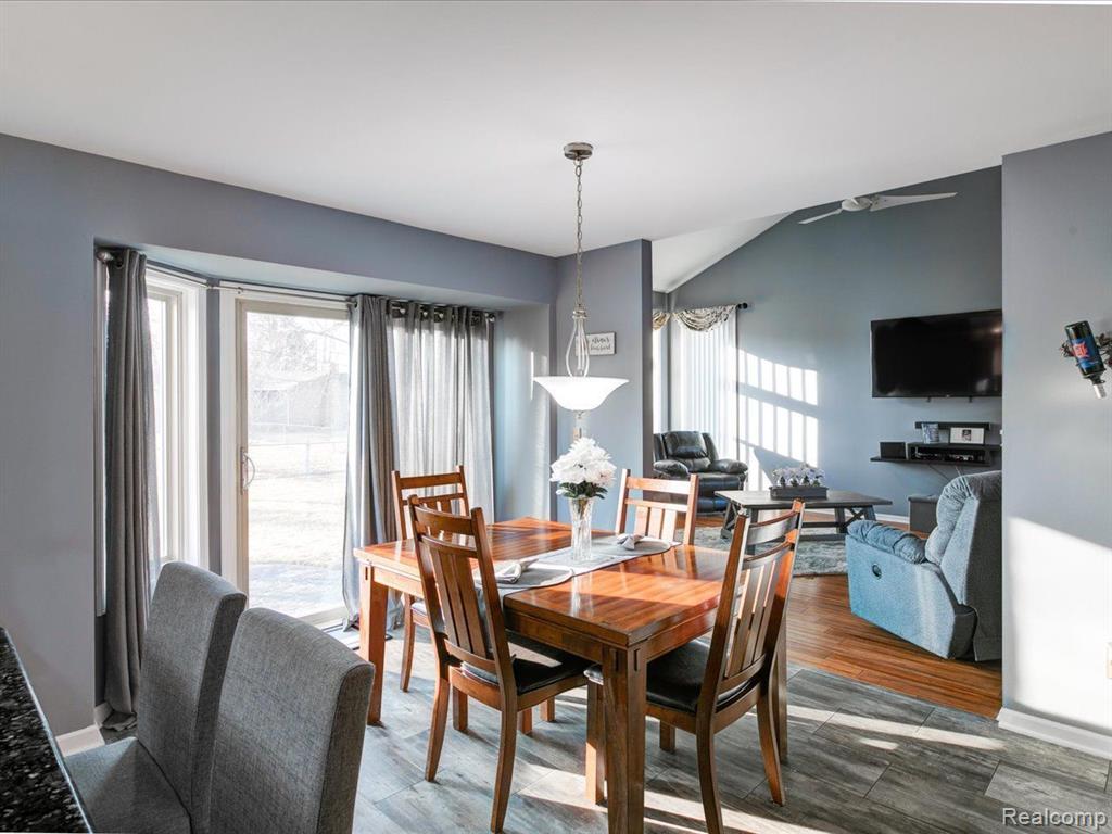 49275 SANTA ANITA Drive W, Chesterfield, MI 48047 — Photo 24