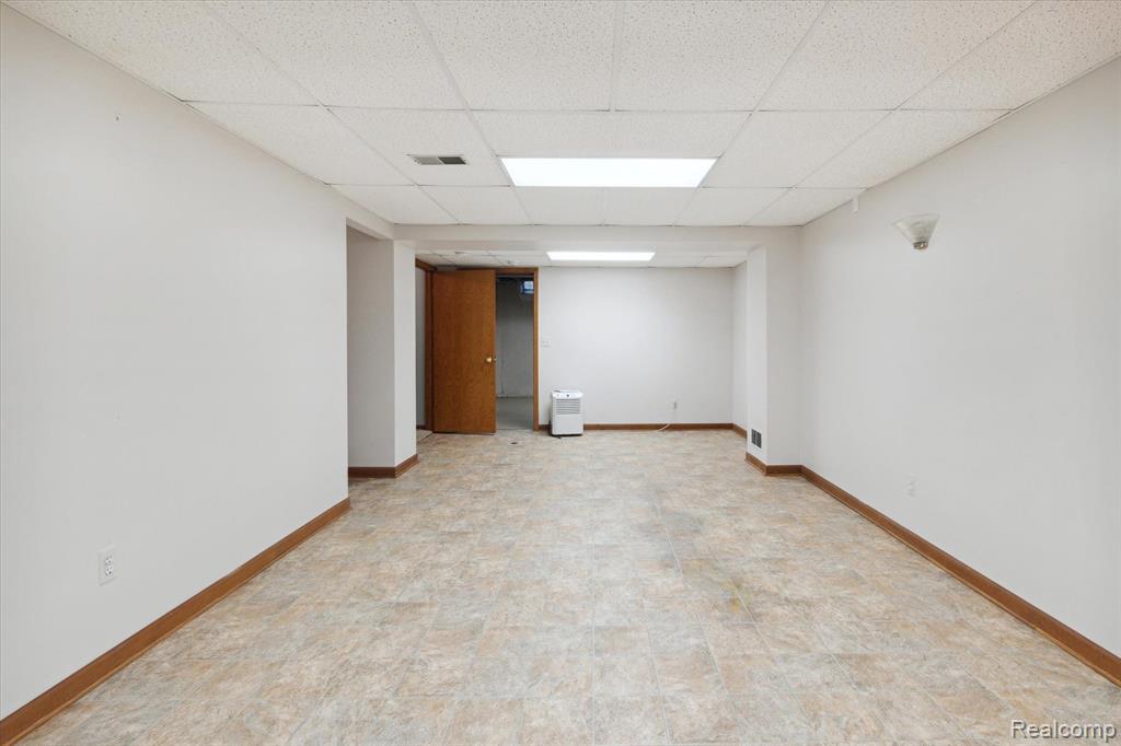 175 ESSEX Lane, Canton, MI 48187 — Photo 35