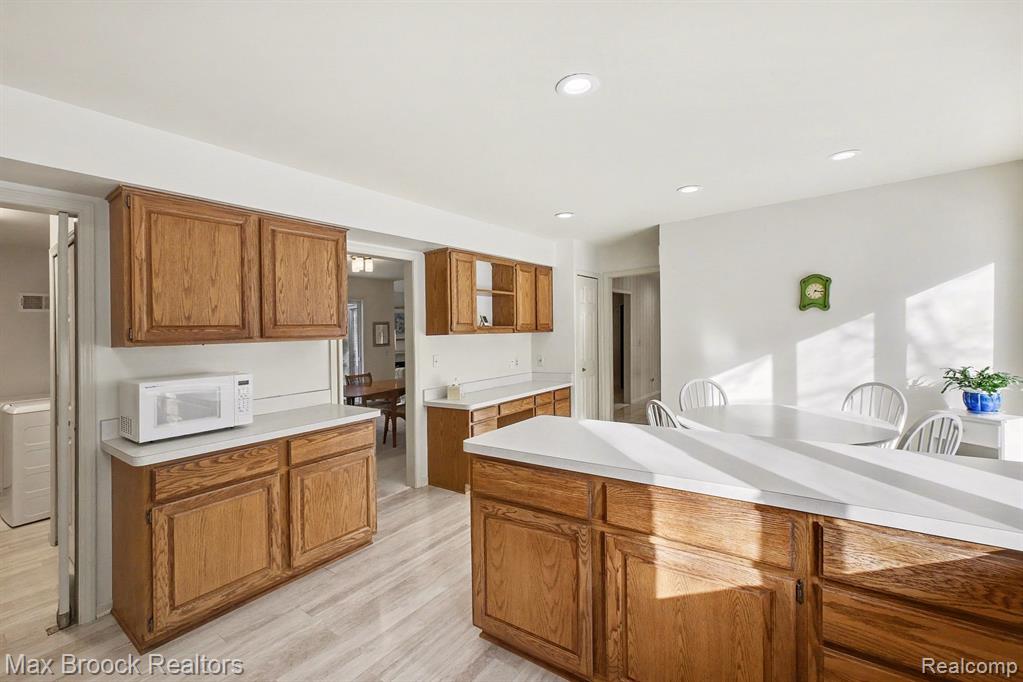 23745 Ravineview Court, Bingham Farms, MI 48025 — Photo 14