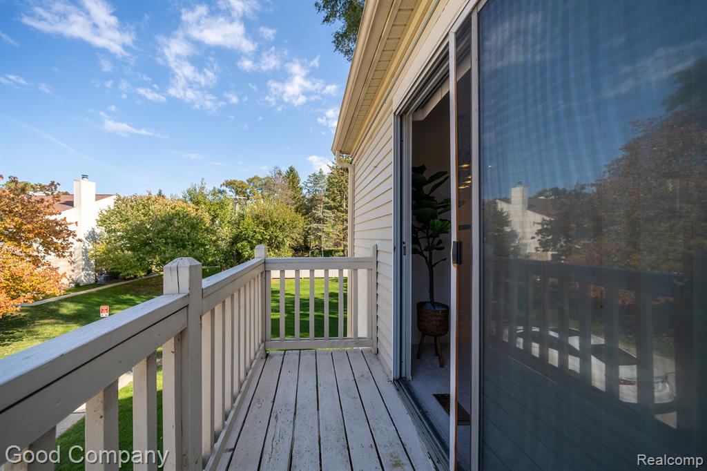 2068 Hidden Meadows Drive, unit D, Walled Lake, MI 48390 — Photo 21