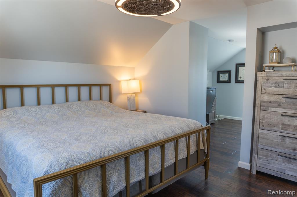 405 N MINERVA Avenue, Royal Oak, MI 48067 — Photo 22