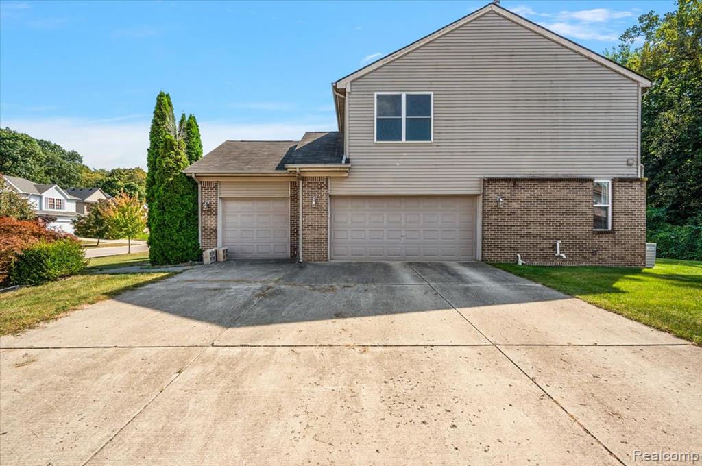 13042 Cumberland Court, Van Buren, MI 48111 — Photo 4