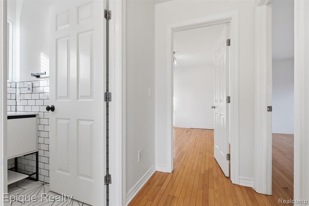 535 W Marshall Street, Fenton, MI 48220 — Photo 18