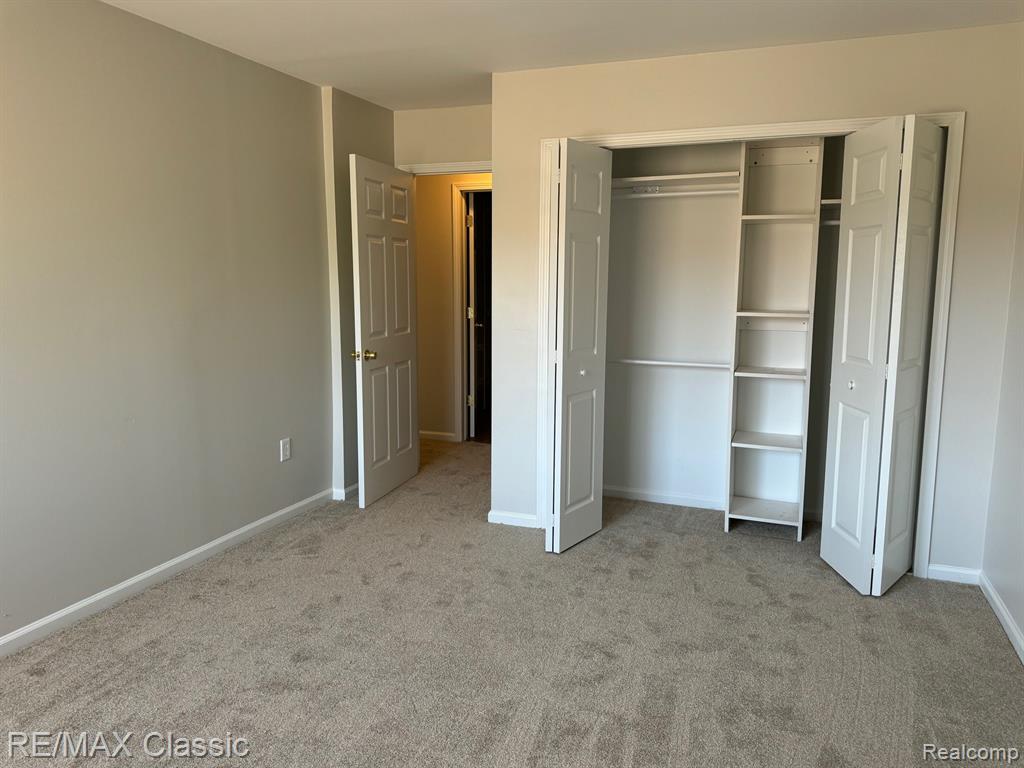 33623 PONDVIEW Circle, Livonia, MI 48152 — Photo 9