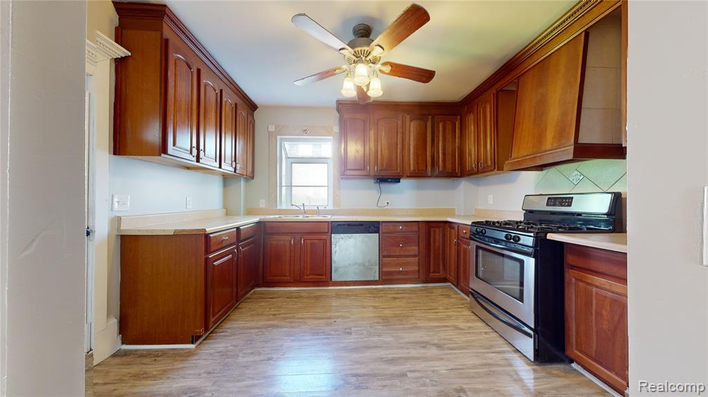 56 Mary Day Avenue, Pontiac, MI 48341 — Photo 2
