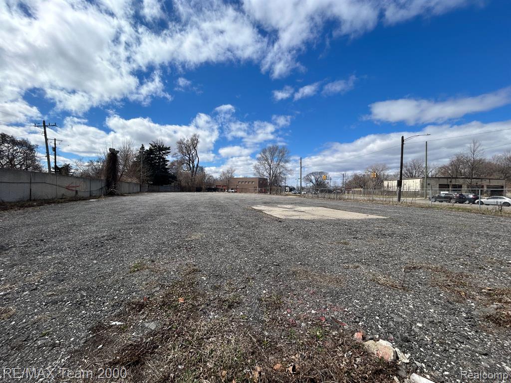 2400 S SCHAEFER Highway, Detroit, MI 48217 — Photo 7