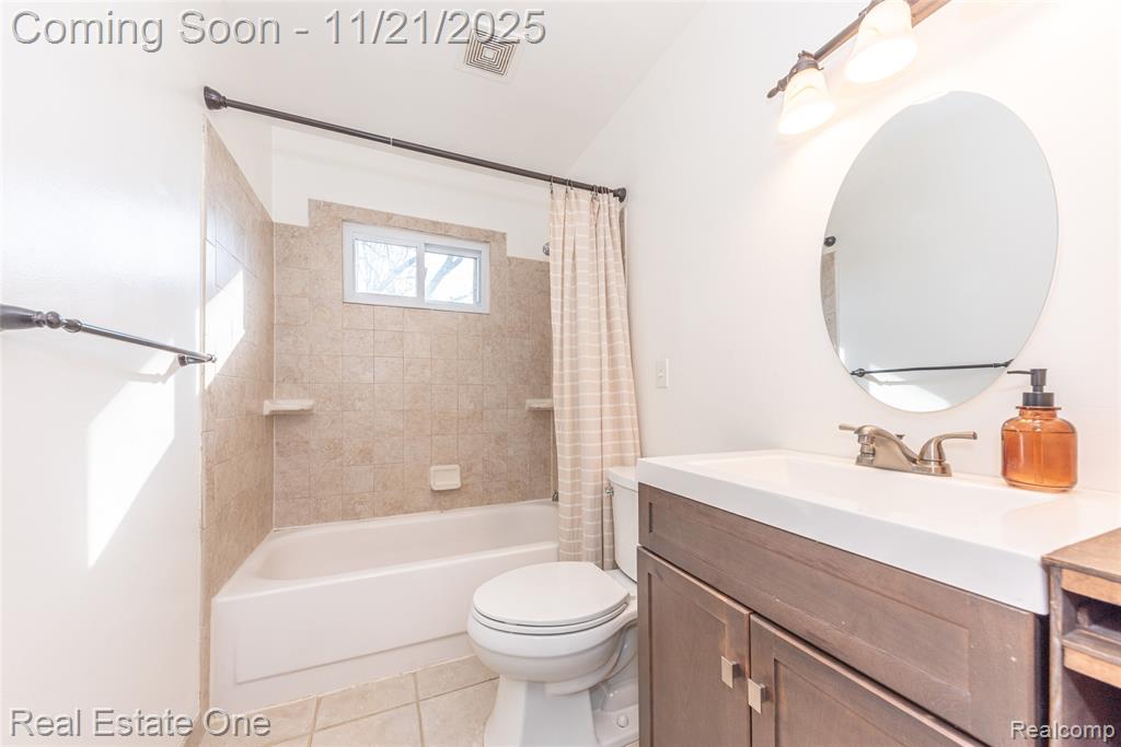 417 Lyon Court, South Lyon, MI 48178 — Photo 14
