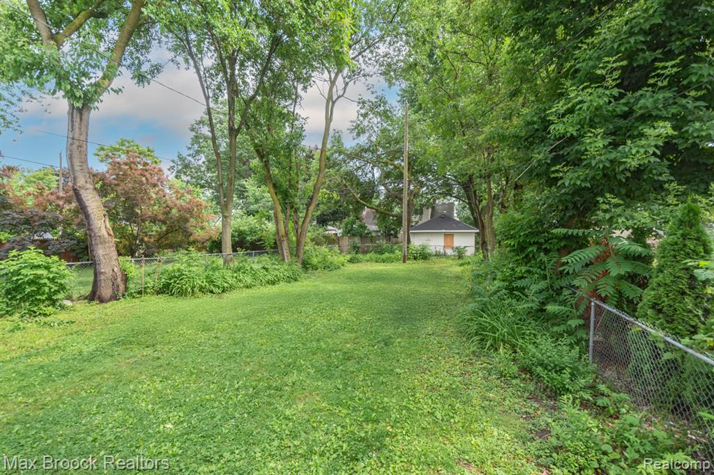 464 E CAMBOURNE Street, Ferndale, MI 48220 — Photo 5