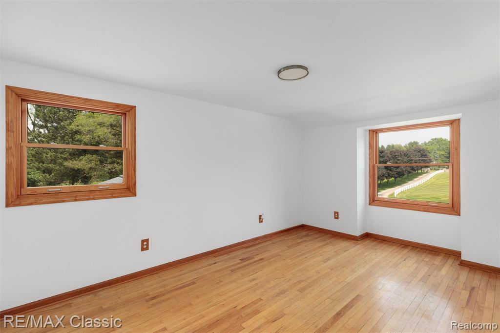 8173 Earhart Road, South Lyon, MI 48178 — Photo 36