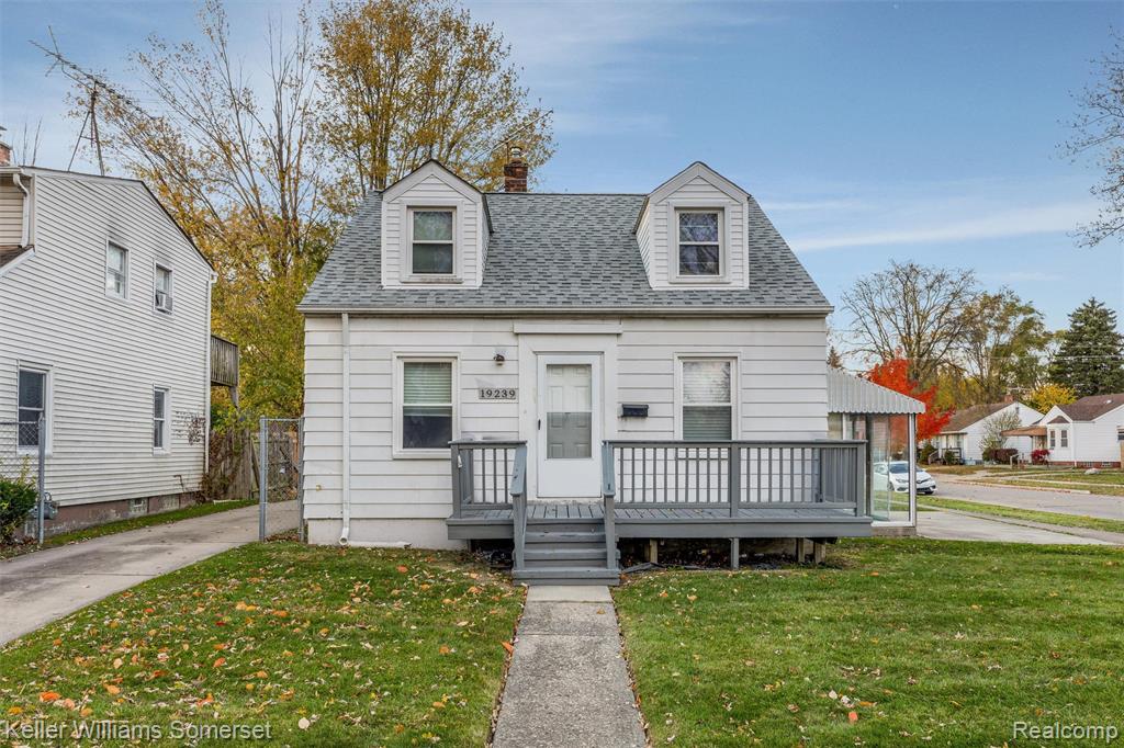 19239 Beaconsfield Street, Harper Woods, MI 48225 — Photo 2