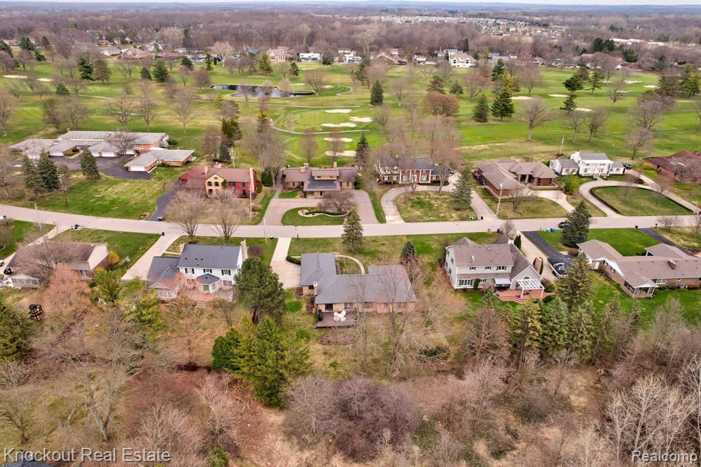 9350 OAKMONT Drive, Grand Blanc, MI 48439 — Photo 60