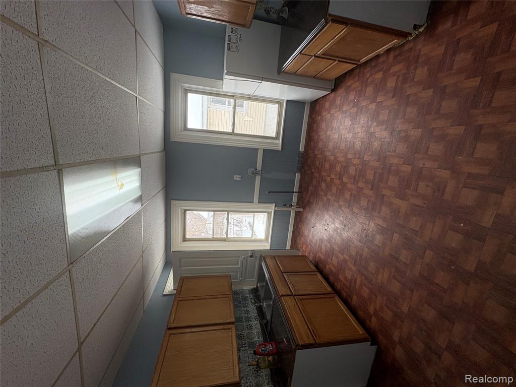 919 10th Street, Port Huron, MI 48060 — Photo 13
